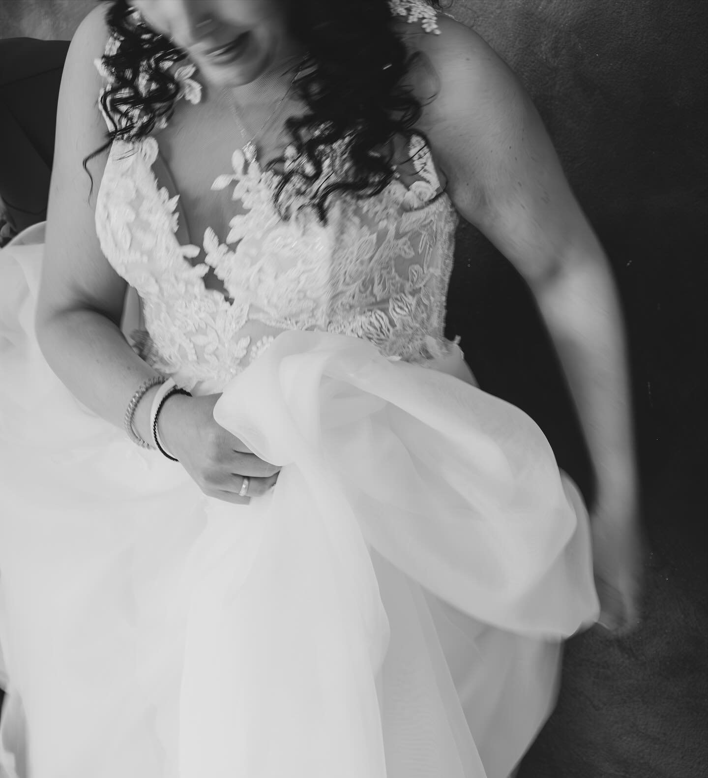 Dettaglio del pizzo dell'abito da sposa